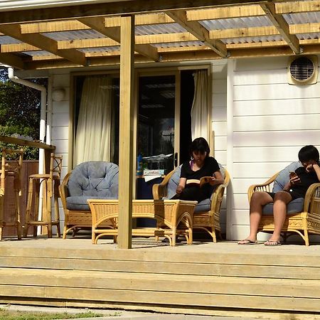 Tony'S Lodge Turangi Exterior foto